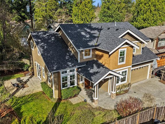 2nd image of 8718 NE 134th St
