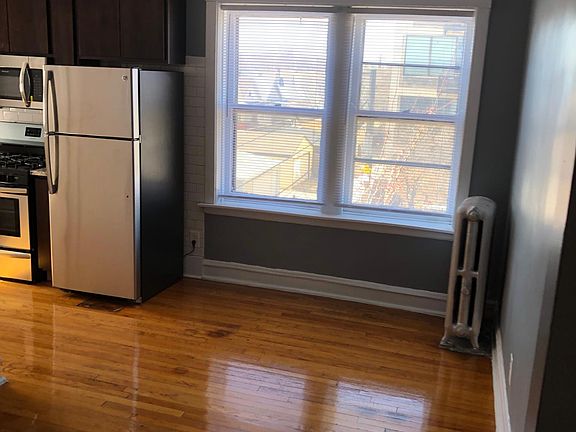2nd image of 3150 N Karlov Ave