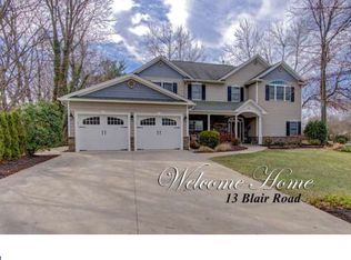 13 Blair Rd, Kendall Park, NJ 08824