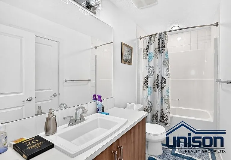 47 N Evanspark Rd NW — Photo 57