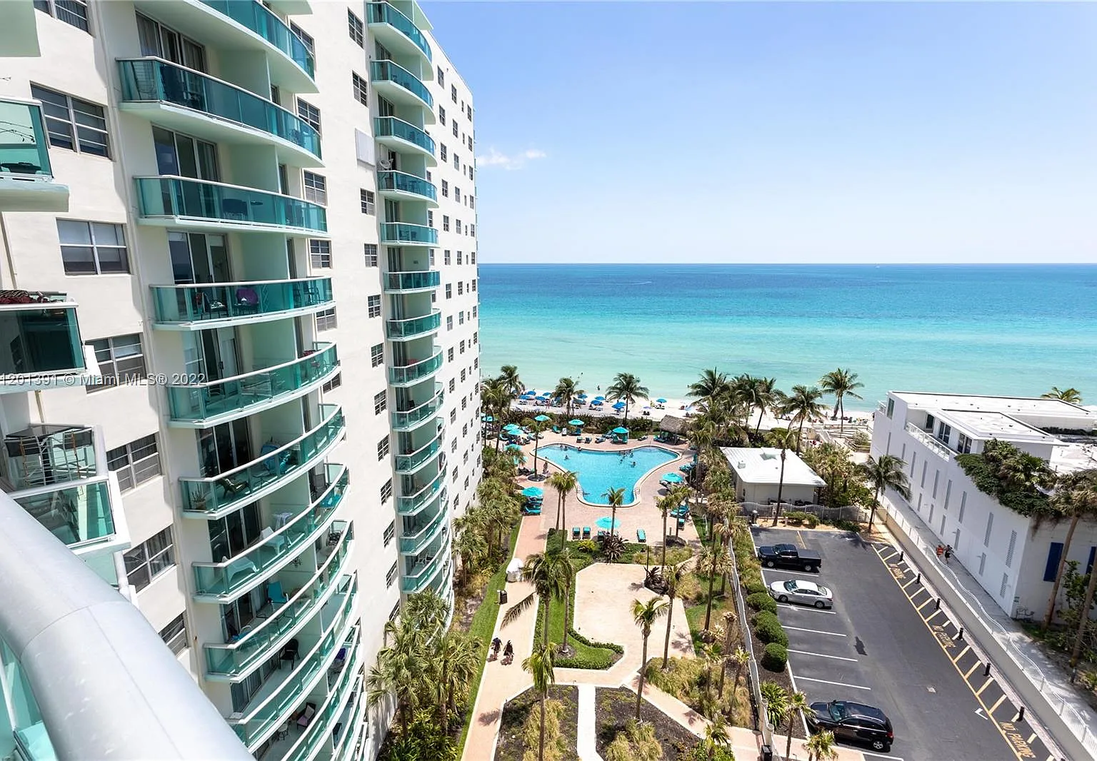 Tides On Hollywood Beach — Photo 3