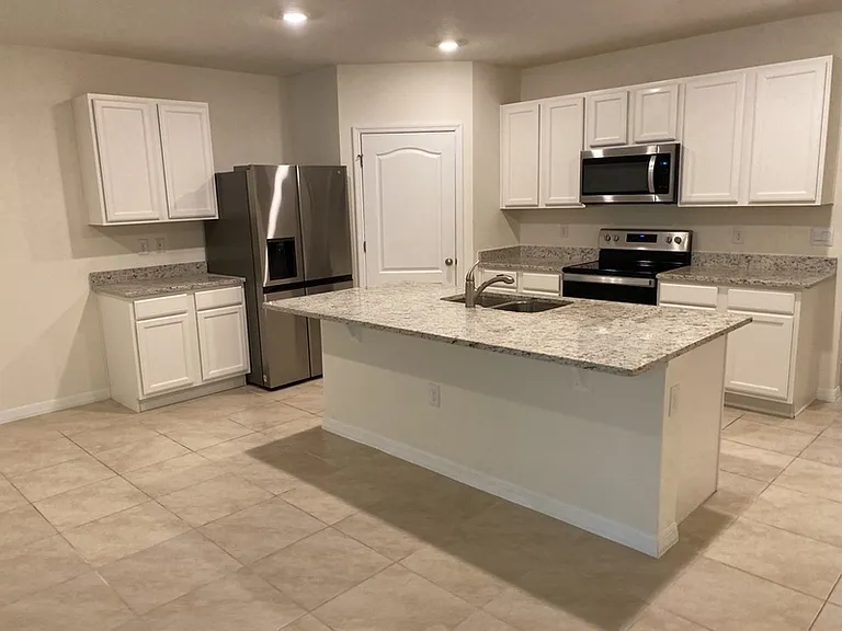 2912 Sunridge Loop — Photo 2