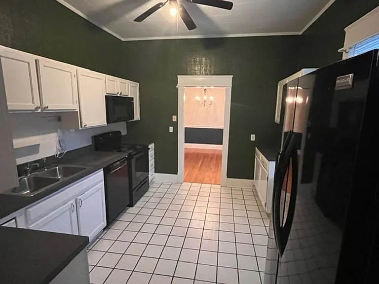 104 S Walnut St — Photo 4
