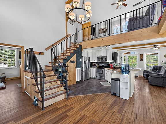 4th image of 9024 Rainbow Ridge Cir