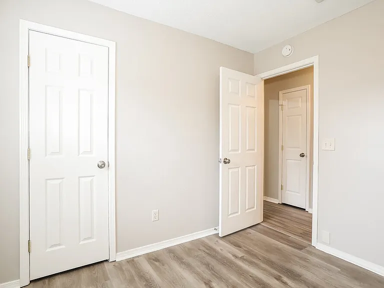 5966 Lazy Meadow Ct — Photo 12