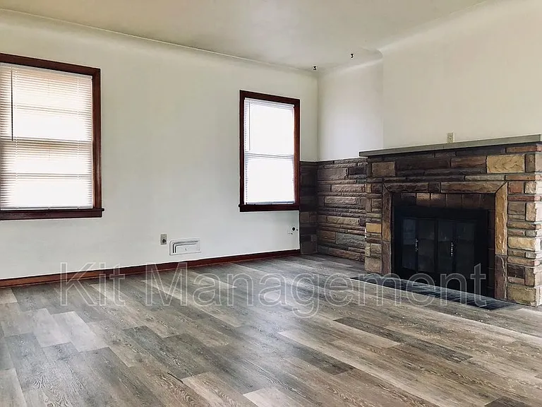 3750 Sherbrooke Rd — Photo 2