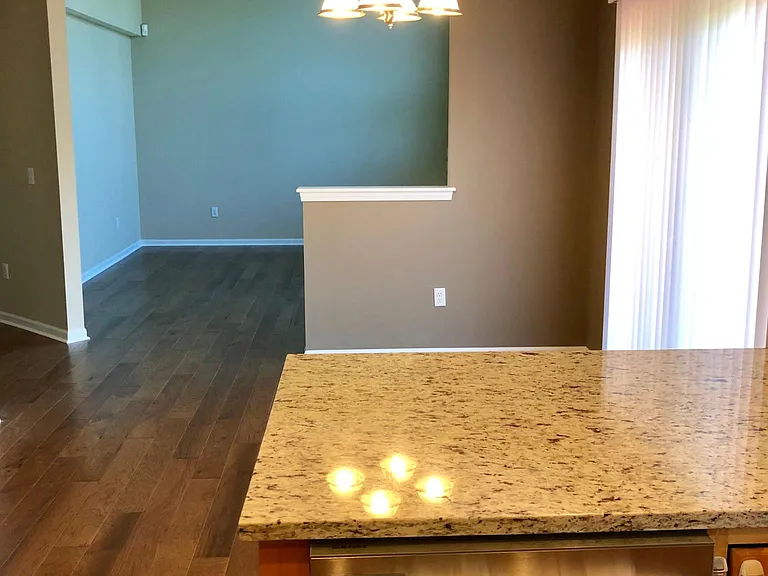 703 Maple Hill Ct SE — Photo 16