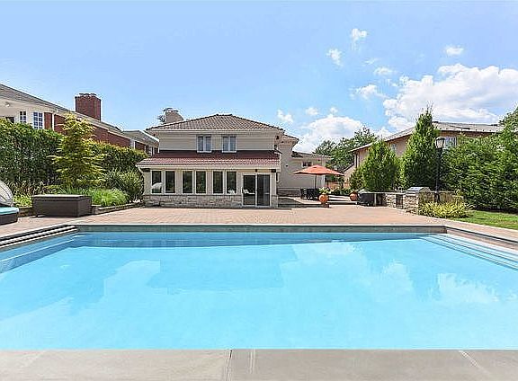 4th image of 5221 Browvale Ln