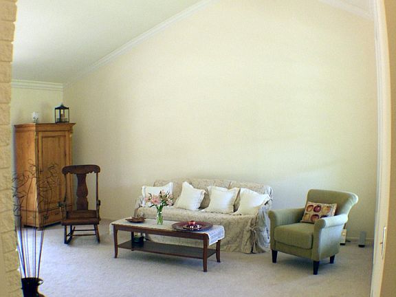 2nd image of 1631 Devonshire Ct