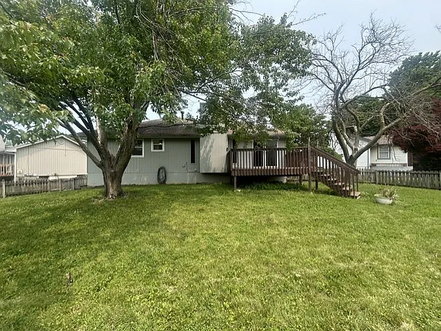 NE Cedar St — Photo 20