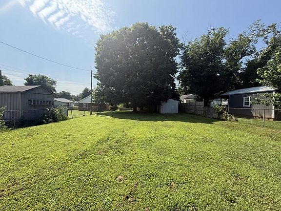 2nd image of 1007 SW 14th Ave
