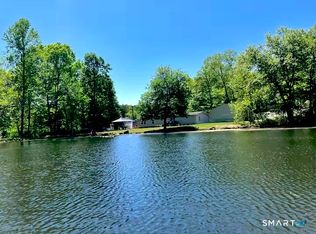 75 Union City Rd, Naugatuck, CT 06770