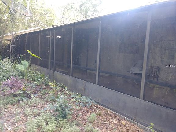 4th image of 1225 Poinsettia Dr