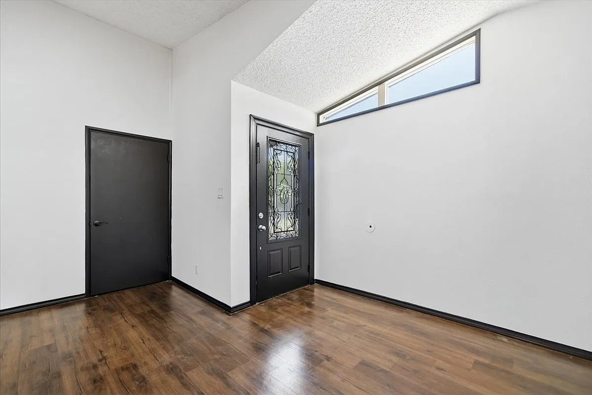 3 bed, 2.0 bath, 1820 sqft, $2,550 — Photo 4