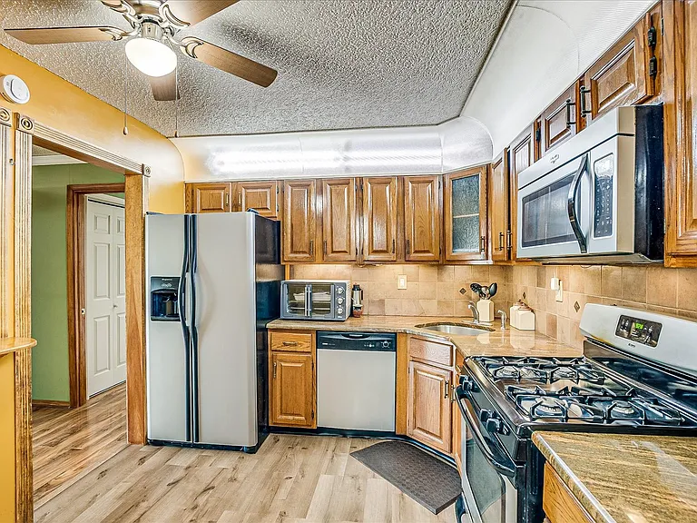 59 Taylor Dr — Photo 8