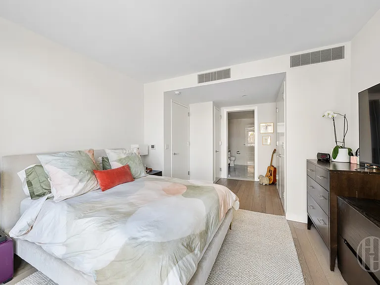 505 W 43rd St #14H — Photo 10