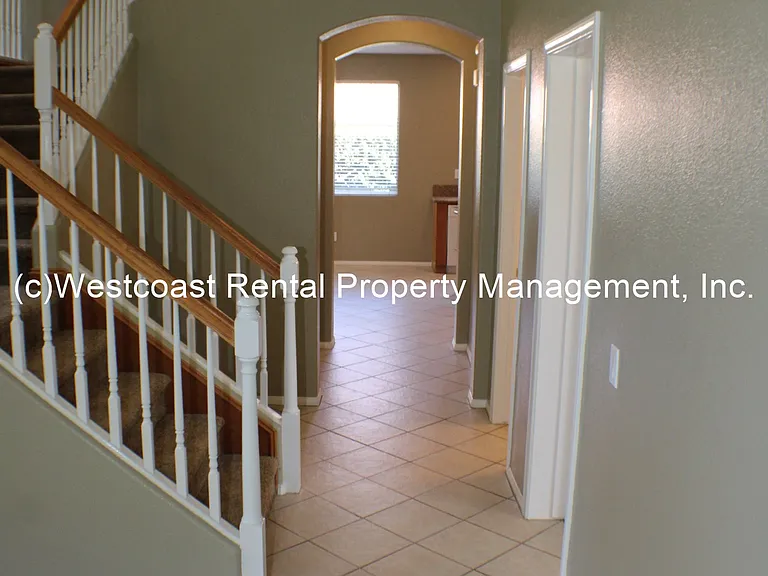 1889 Autumn Pl — Photo 11