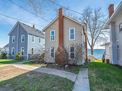 9568 Main St, Whitmore Lake, MI, 48189