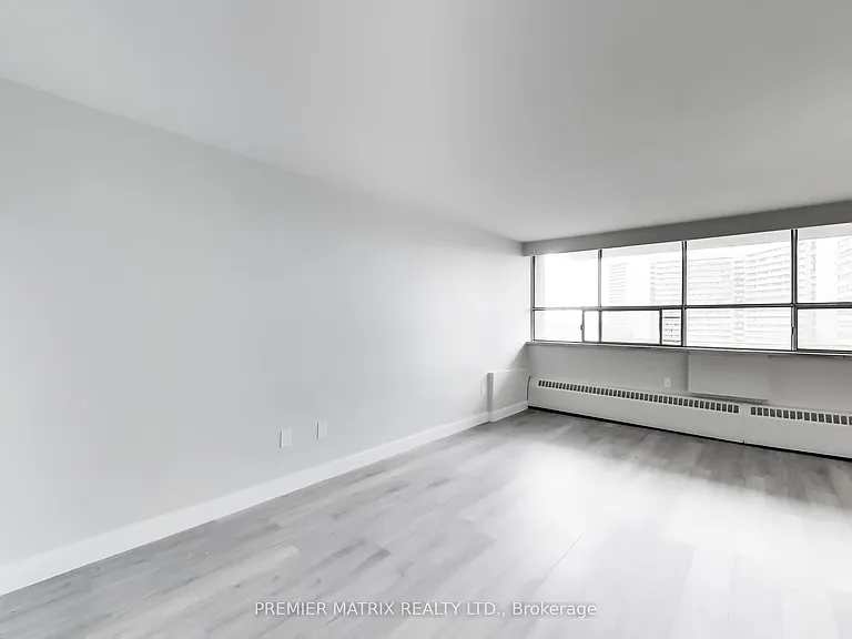 65 Thorncliffe Park Dr #907 — Photo 11