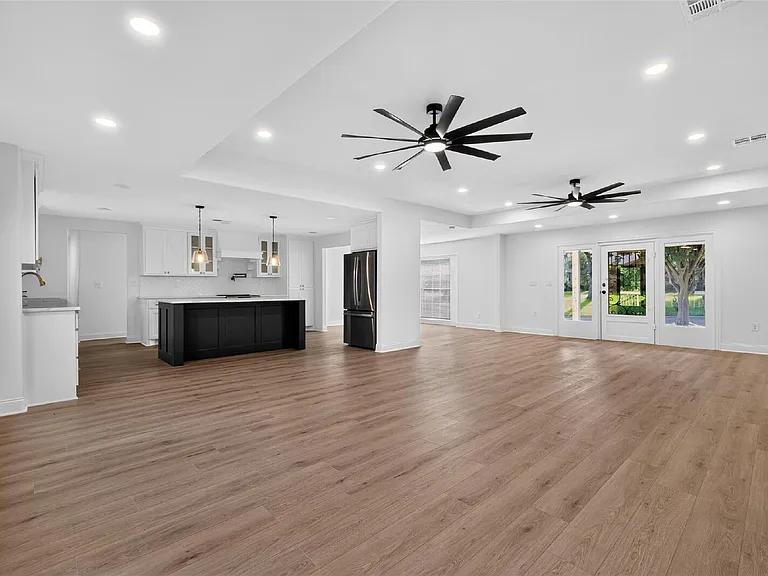 2808 Woodland Dr — Photo 7