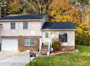 18 Cobblestone Ln, Huntington, WV 25705