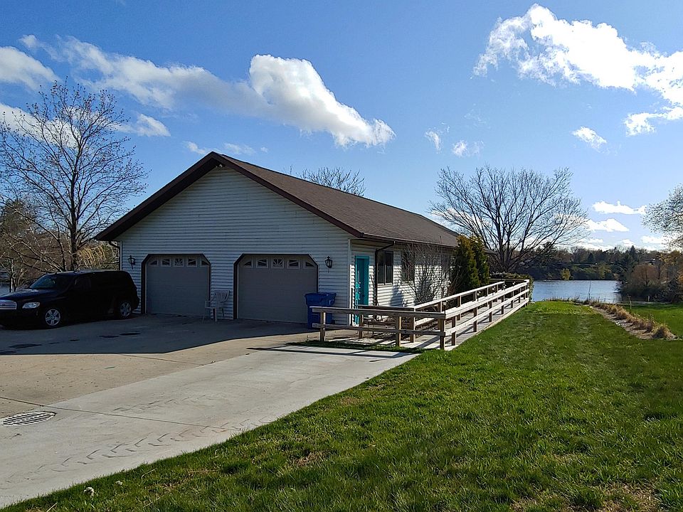1st image of 95 Hilltop Dr