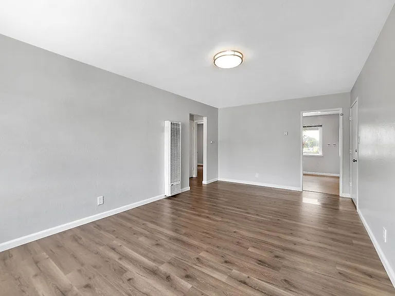 745 Liberty St — Photo 13