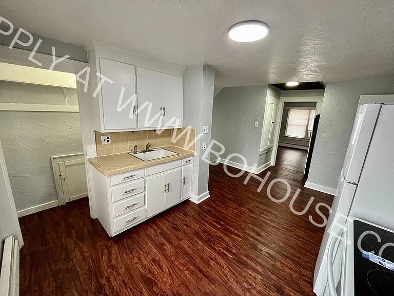 3018 McArthur Dr — Photo 4