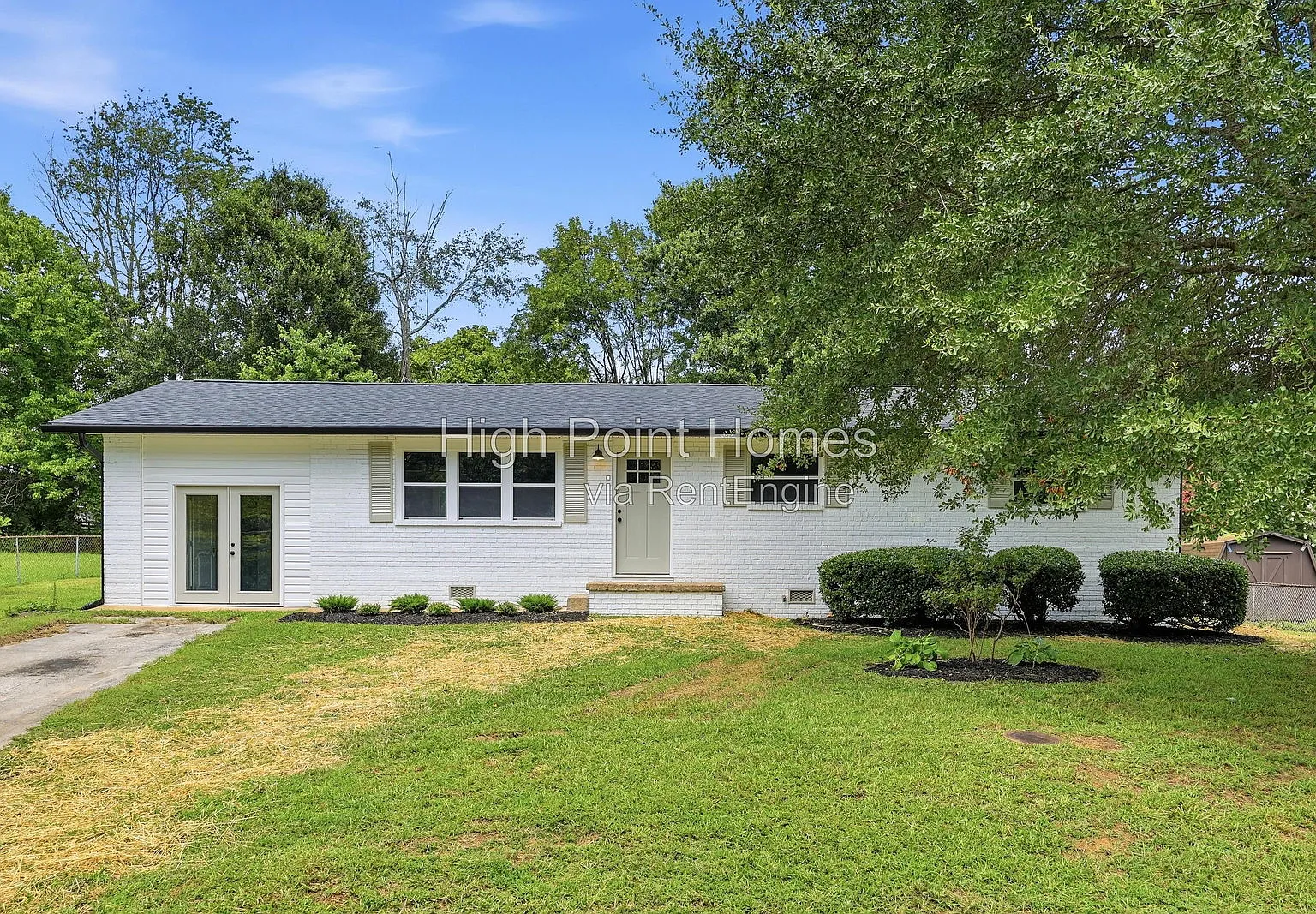 4 bed, 1.5 bath, 1392 sqft, $1,799 — Photo 1
