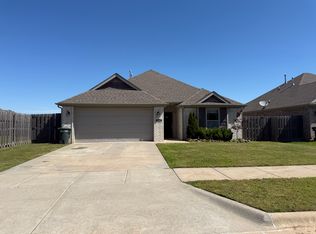 4542 W Divide Dr, Fayetteville, AR 72704