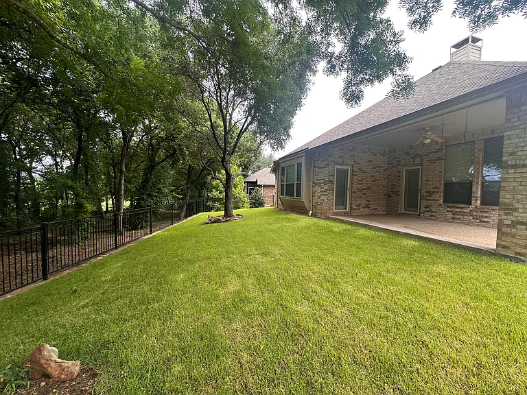 714 Pelican Hills Dr — Photo 21