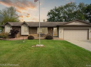 6019 King Arthur Dr, Swartz Creek, MI 48473