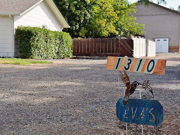 3 bed/ 2 bath  2 story