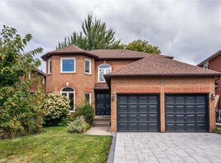 28 Hilborn Ave, Cambridge, ON N1T1M7