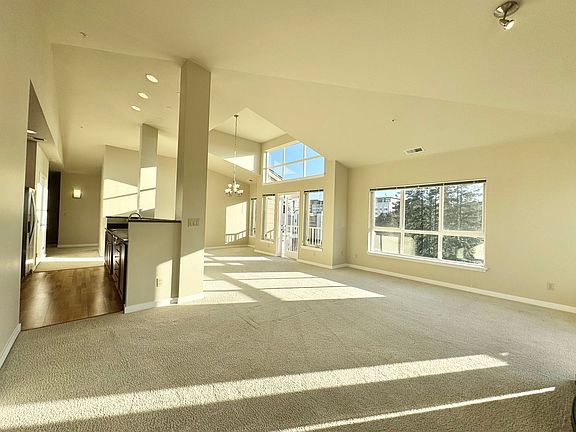 4th image of 2222 152nd Ave NE #2