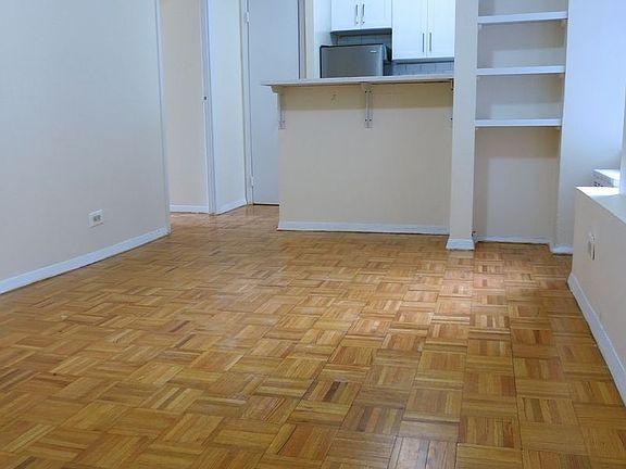 3rd image of 527 E 78th St APT 5b