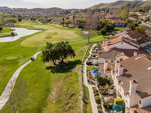 4th image of 326 Country Club Dr Unit D