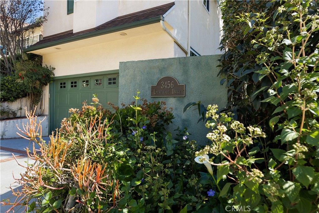 House in Studio City - View 2