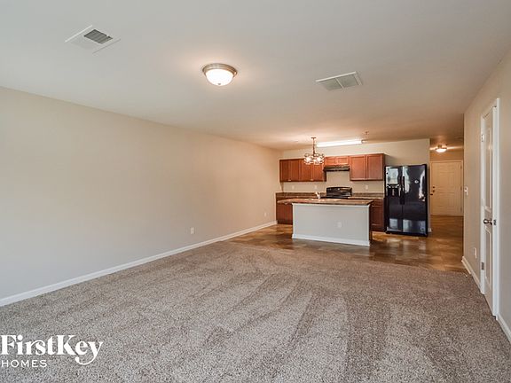 3rd image of 2101 Belmont Cir