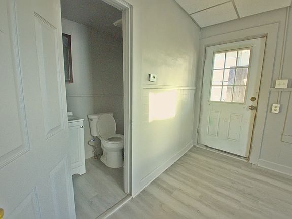 3rd image of 61 Circular Ave #2