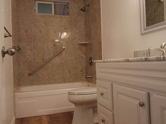 2nd image of 467 Lincoln Ave