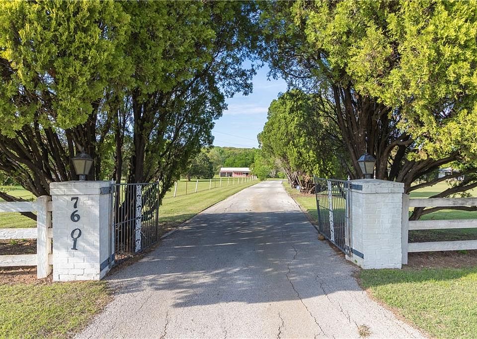 1st image of 7601 Meadowbrook Dr