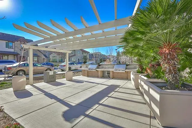 880 Apollo Pl — Photo 29
