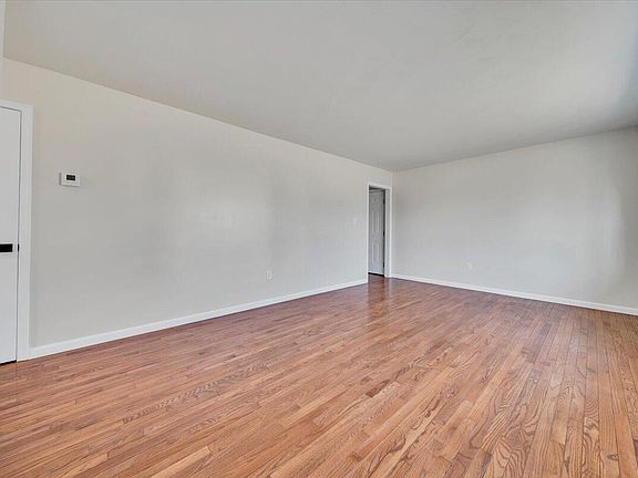 4th image of 546 Stacie Dr