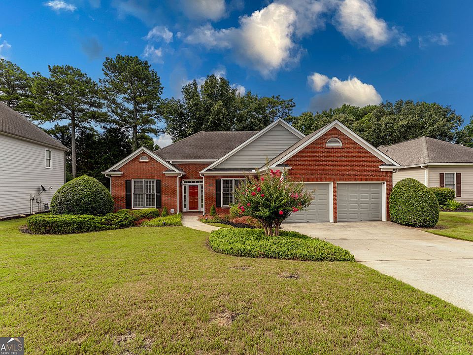 1st image of 207 Holly Chase Ct