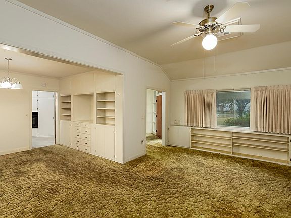 5th image of 2244 Wignall Ave