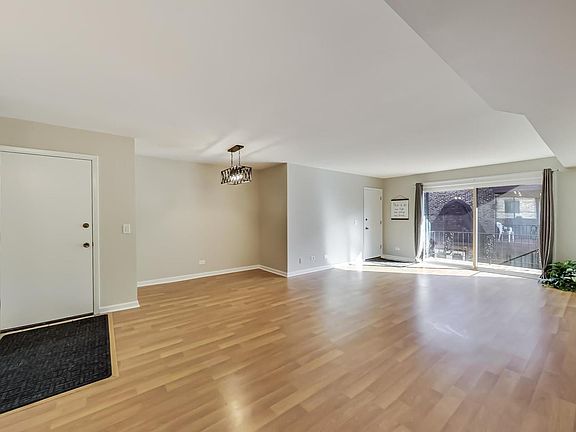 3rd image of 6443 N Northwest Hwy #21
