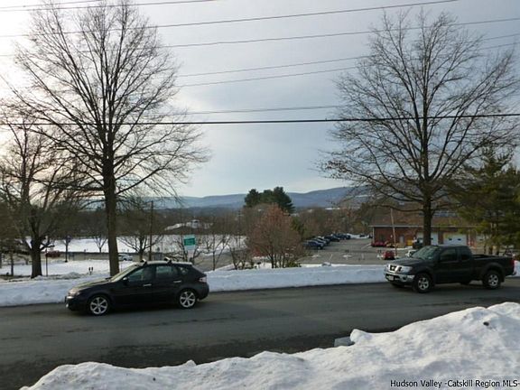 3rd image of 36 Plattekill Ave