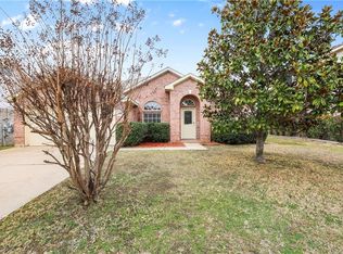 7606 Rochester Ln, Arlington, TX 76002