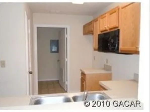 3705 SW 27th St APT 711, Gainesville, FL 32608